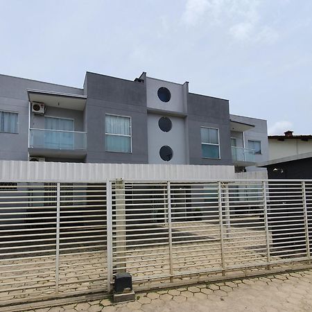 Apto Solar Da Praia Picarras Exterior photo